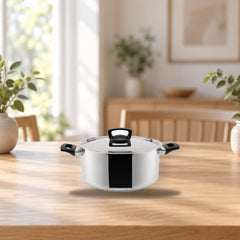 Fiskars Sorsakoski 5L Saucepan – product photo on a table