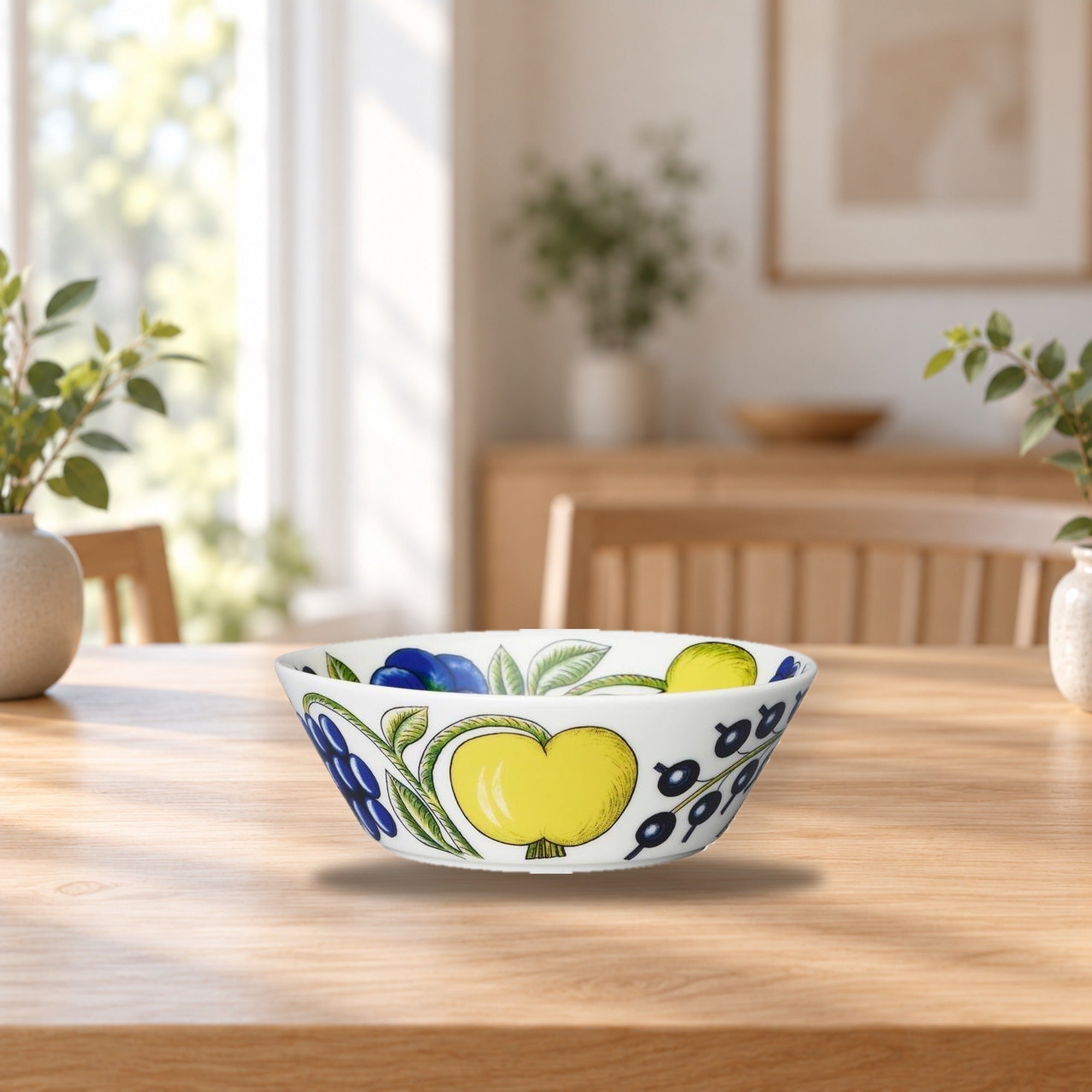 Arabia Paradise Bowl 13 cm – product photo on a table
