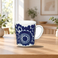 Arabia Esteri Mug 300ml – product photo on a table