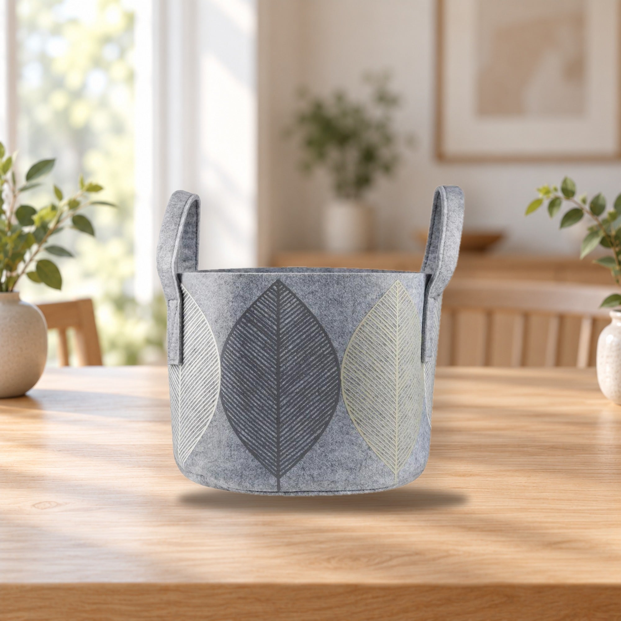 Muurla Leaf Storage Basket 17L – product photo on a table