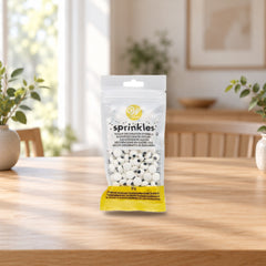 Wilton Edible Eyes 57g – product photo on a table